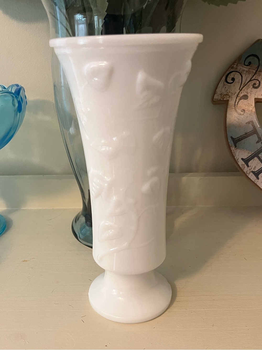 Classic White Embossed Milk Glass Vase Ivy Leaf Pattern - Picture 6 of 15